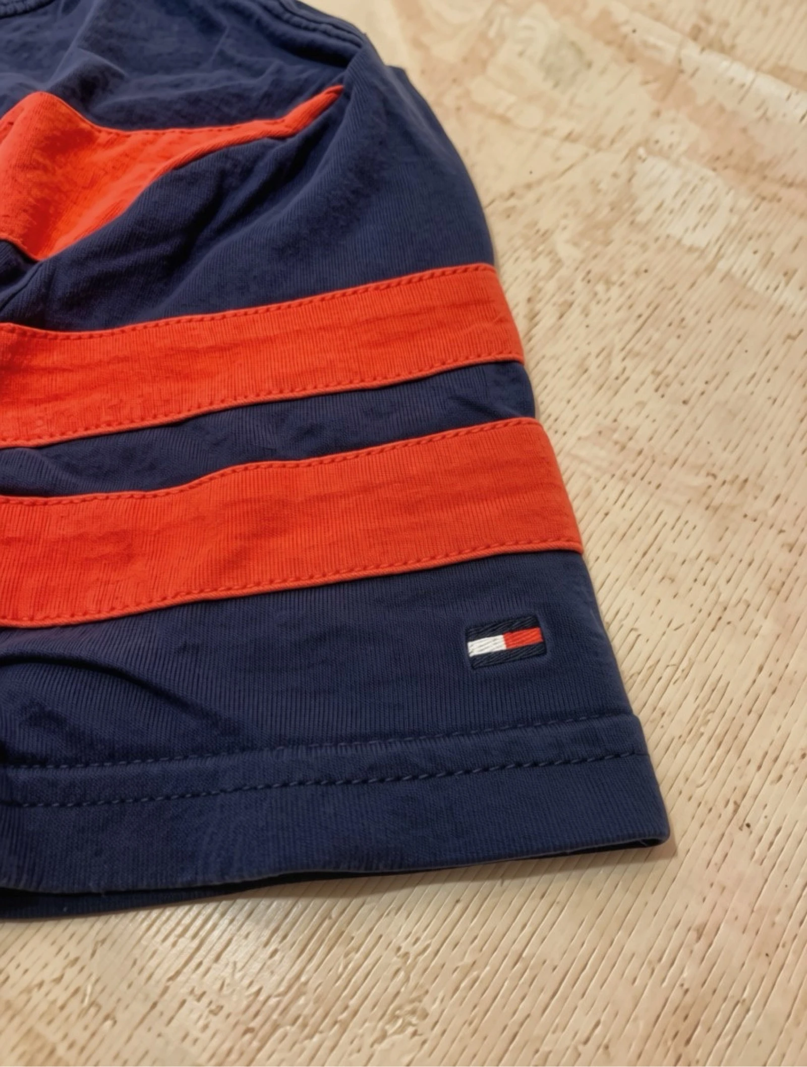 Camiseta Tommy Hilfiger Original Vintage Estampada – photo 5